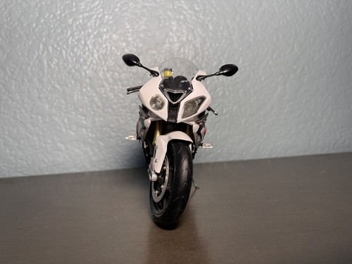 Schuco 1/10 BMW S1000RR - Picture 2 of 9