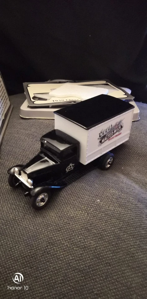 1930 Chevy Delivery Truck - COORS - Ertl - In scatola di metallo - 1/43 - Immagine 2 di 4