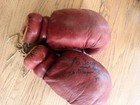 Archie Moore “The Mongoose” Signed Vintage Boxing Gloves 1995 Autograph – 12 oz@ — photo 4