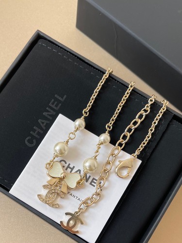 😍CHANEL Light Gold Clover Short CCS Pearl Necklace with Crystal 24C
