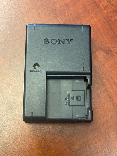 Sony Cybershot DSC-WX80, 16.2 MP Black Digital Camera - Picture 3 of 4