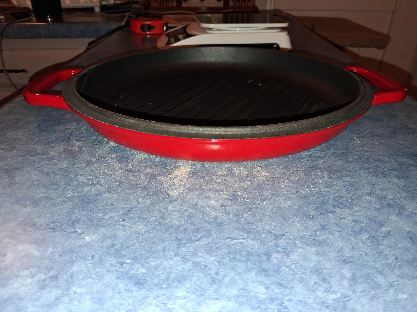 6.5 Pound 11 Inch Red Enameld Cast Iron Skillet