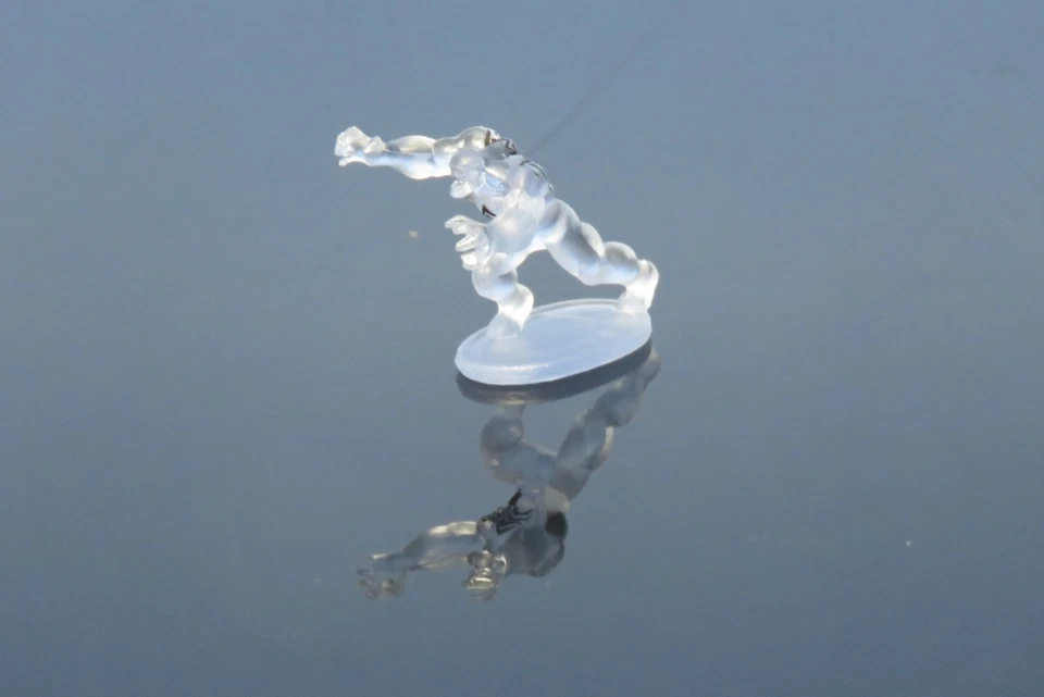 Figura de acción Clear Venom Marvel Series 2 Zerboz de aproximadamente 3/4" de alto Foto 3 de 4