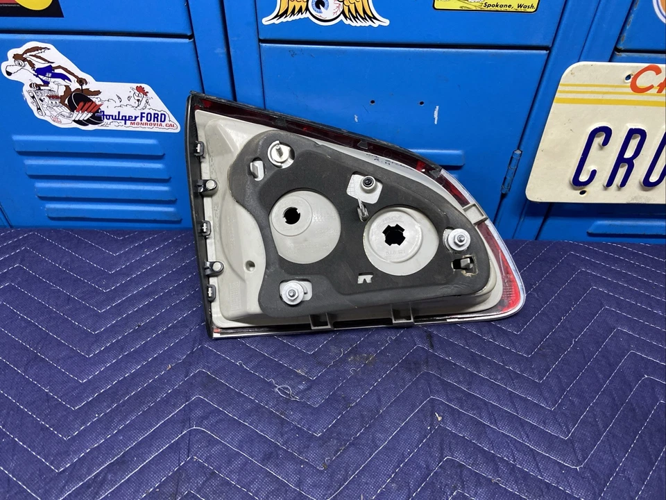 Luz trasera derecha del lado del pasajero Buick Enclave 2008 2009 2010 2011 2012 OEM Foto 2 de 4