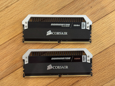 Corsair Dominator Platinum 16GB (2x8GB) DDR4 RAM 2666mhz