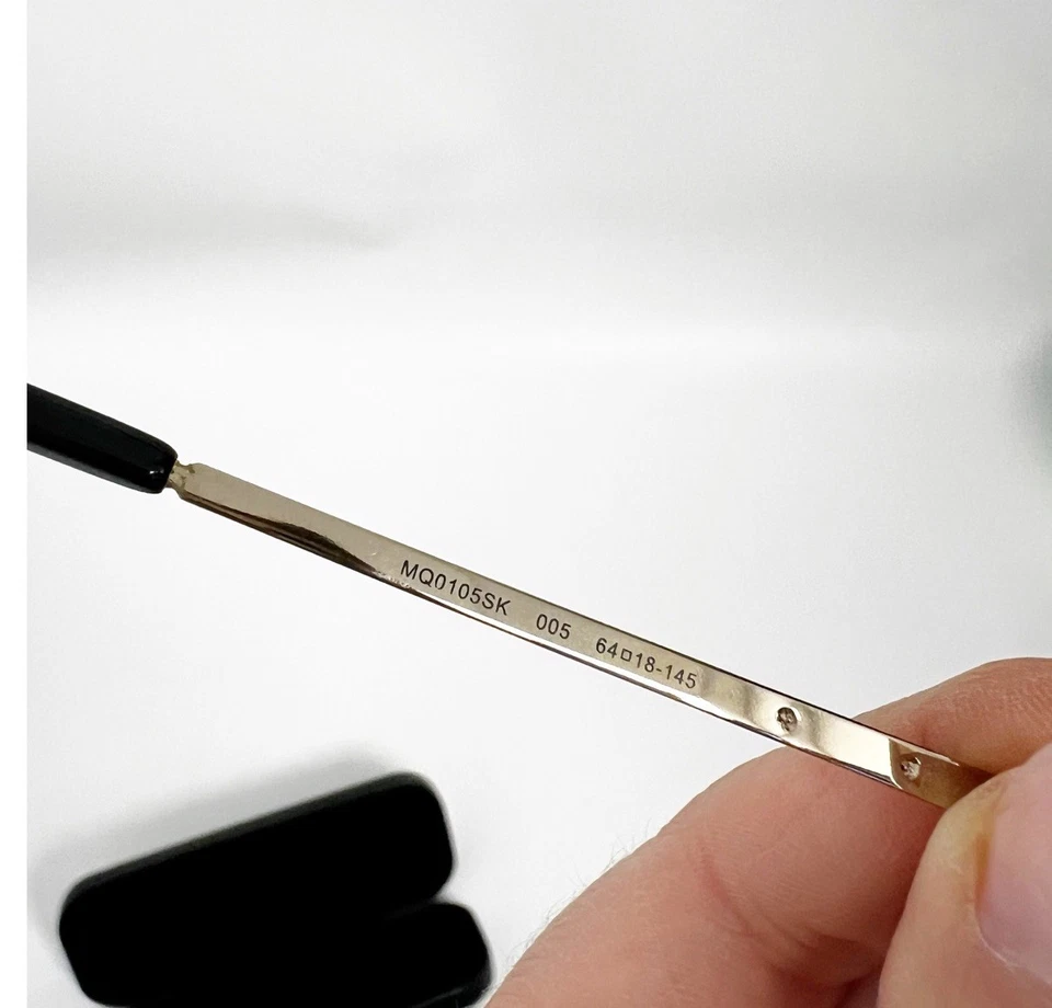 Очки солнцезащитные Alexander McQueen MQ0105SK 005 64-18-145 серебристо-серые - Изображение 3 из 4