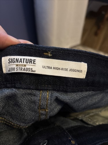 Women’s Plus 24s Levi Strauss Signature Distressed Jegging Jeans- Brand New. - Afbeelding 2 van 6