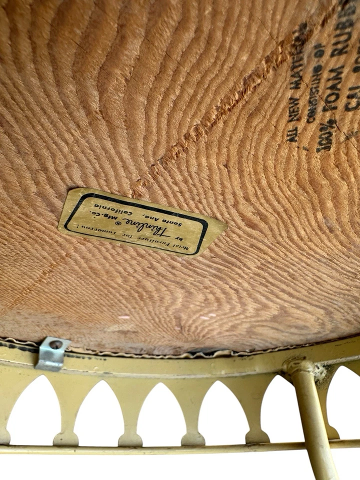 Taburete de tocador glamoroso Mid Century Thinline de hierro forjado patas y asiento amarillos Foto 3 de 4