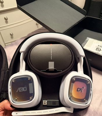 Logitech G Astro A30 LIGHTSPEED Wireless Headset Bluetooth w/ Case (PS5/Xbox/PC)