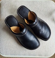 b.o.c. Black Bavaria Leather Mule, 2.75 Inch Heel, Womens Size 9M