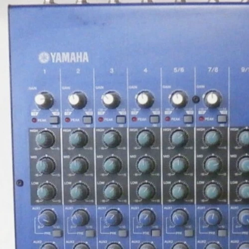 Yamaha MG124 Mixer With Power Supply Cables Manual Soft Case Tested - Image 3 of 4