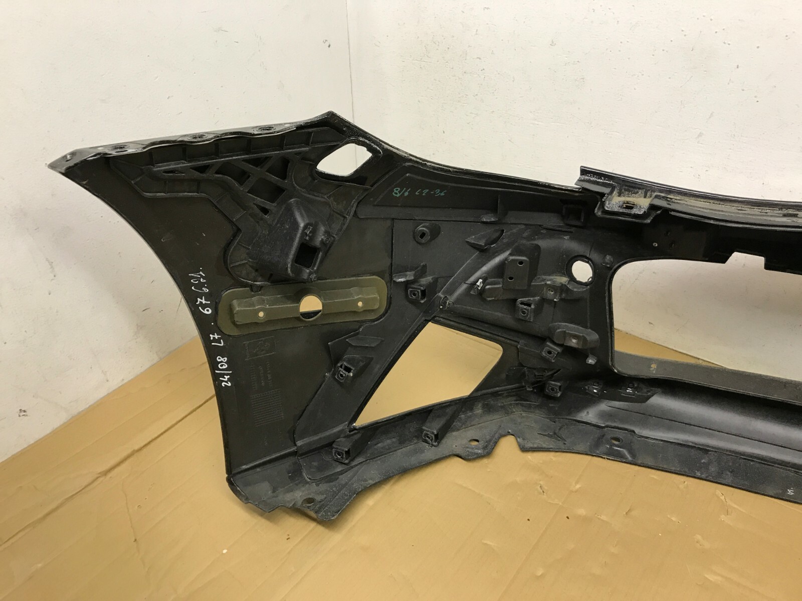 2013-2017 Ferrari F12 Berlinetta Front Bumper Cover Black OEM 084361500 Broken