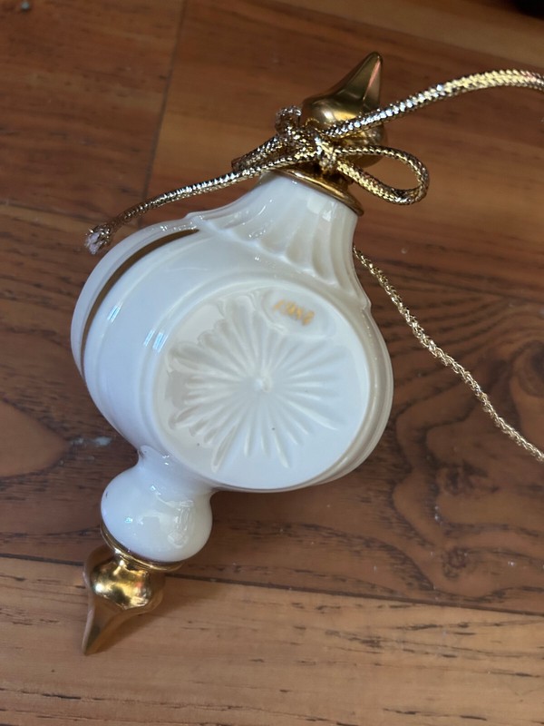 Lenox 1984 Annual Christmas Ornament Starburst Motif Porcelain Gold Trim