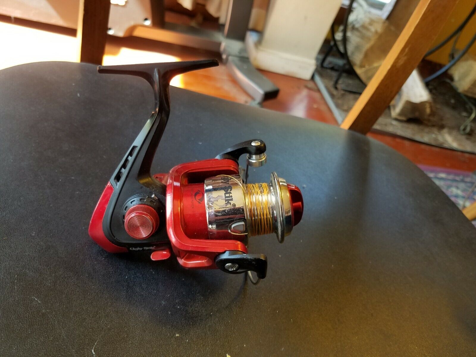 Red UGLY STIK Spincast Fishing Reel 5.5:1 Gear Ration 4/190 Line Capacity