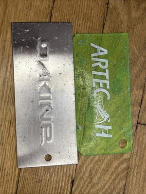 Dakine Metal Scraper Ski / Snowboard Tuning Tool W/ Rate h Plastic Scraper