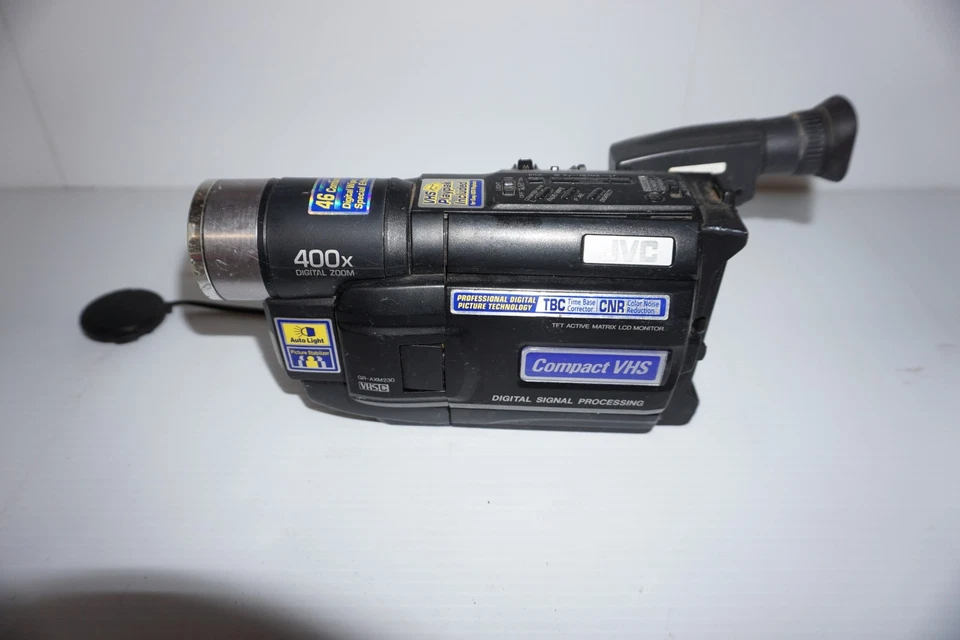 JVC COMPACT VHS CAMCORDER MODEL GR-AXM230U (FQP138) - Image 3 of 4