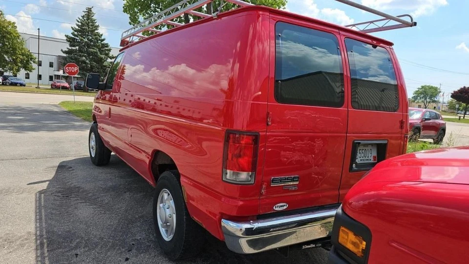 AC Condenser Fits 07-19 FORD E350 VAN 4135594 - Image 3 of 4
