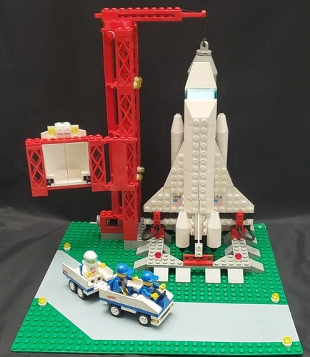 LEGO Town: Space Shuttle Launch (1682) With Figures READ