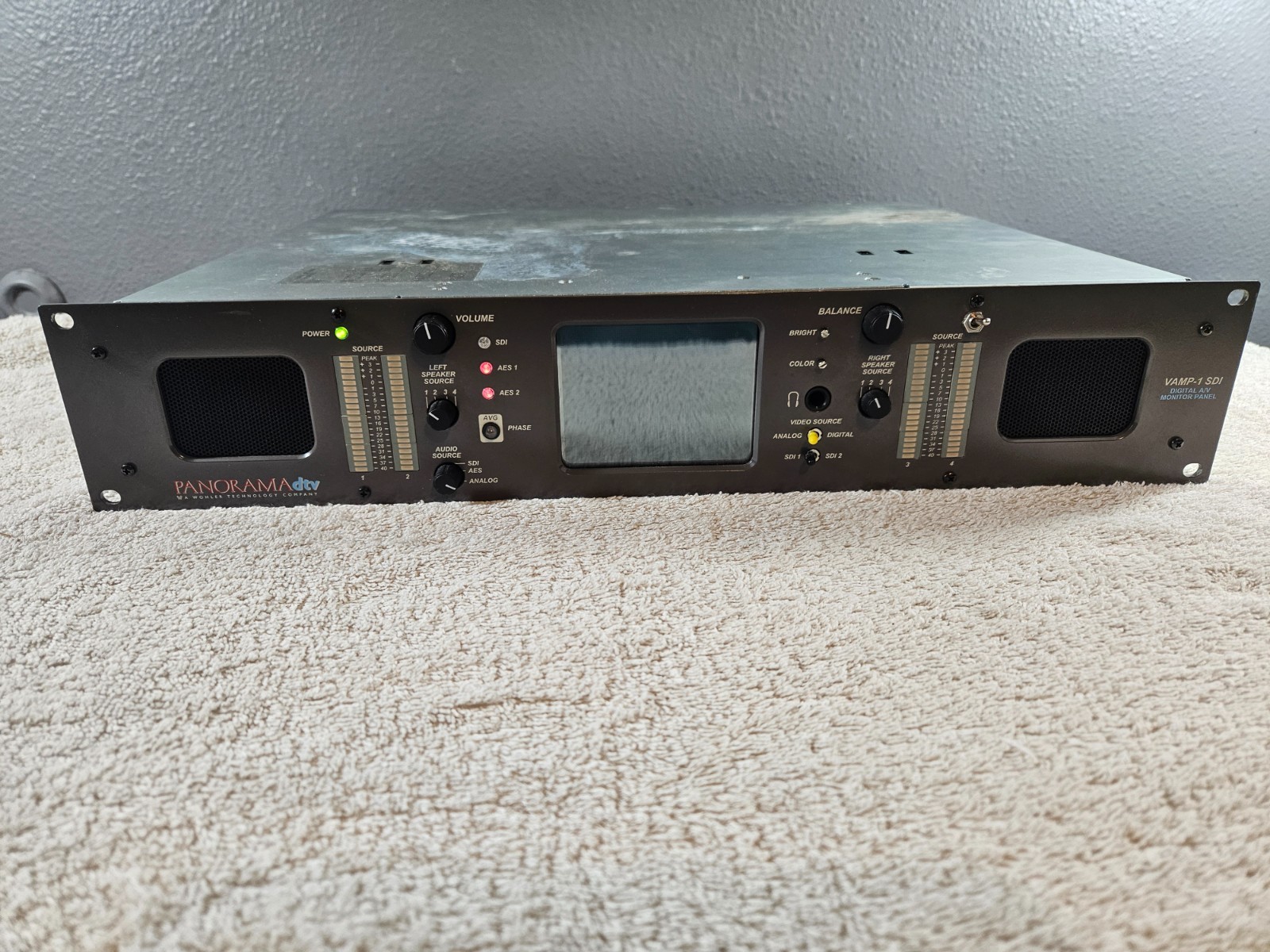 Видеомониторы Wohler Vamp-1sdi rack-mount video monitor.
