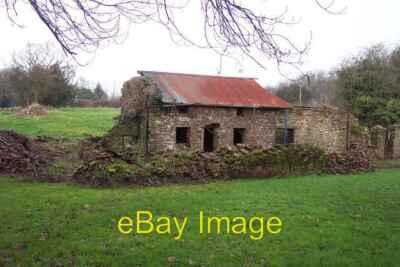 Foto 6x4 Ruiniertes Häuschen mit einem provisorischen Dach Schuster einfach reif für d c2006
