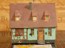 HO Faller 2-story timber frame house 4x4x3 (R102352)