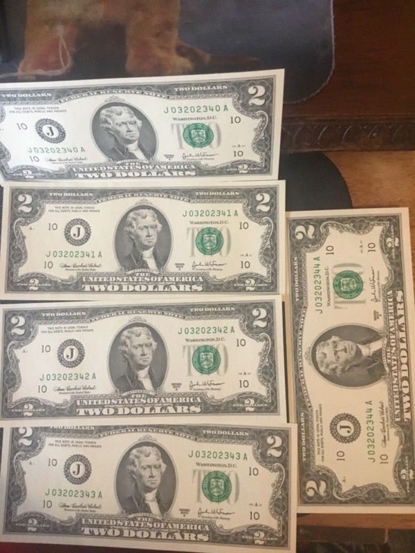 2.00 bills run in consecutive numbers 2340-2344 unc