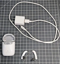 Signia Styletto 7x (white) + charger.  Works perfectly!