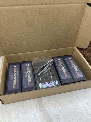Predator X Titanium Pike Trace 20'' / 50cm 4er Pack + 12 x Gr. 6 Deadbait Nitinol
