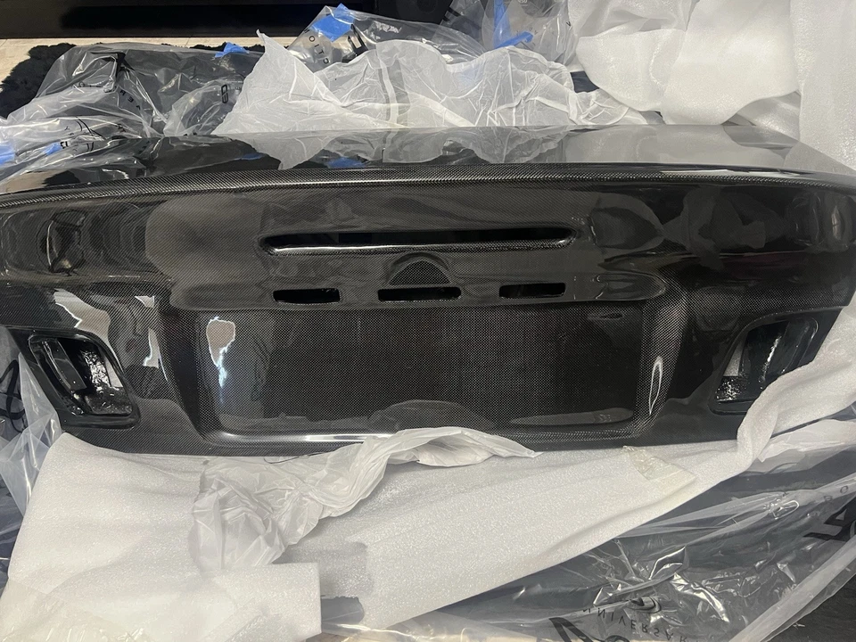 (Pickup ONLY)BMW E46 3 Series 1999-2006 CSL Carbon Fiber Trunk Lid –convertible  - Image 3 of 4