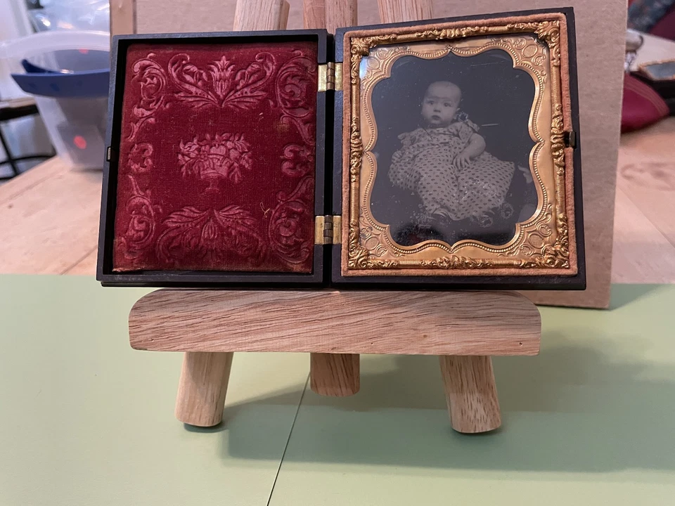 6th Plate Geometric Union Case, Ambrotype Sweet, Alert Baby - Image 2 of 4