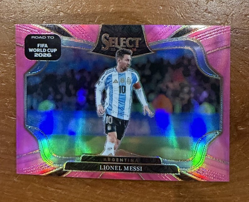 Lionel Messi 2025-26 Select Road To The World Cup /99 Pink Prizm Field Level 210