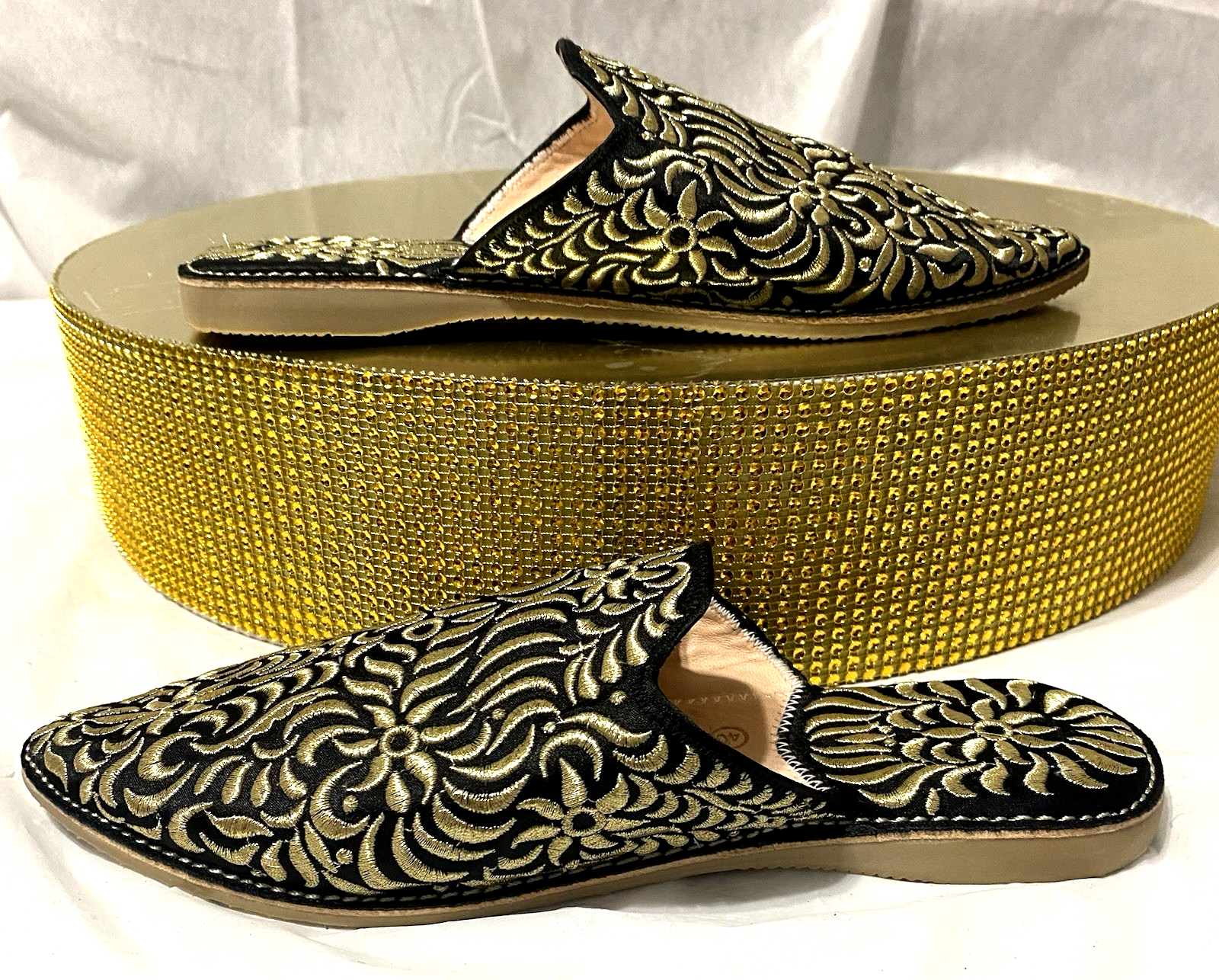 PANTOFOLA D’ORO Pantofole donna La Gazelle El Aymani marocchine nere oro ricamate taglia 9