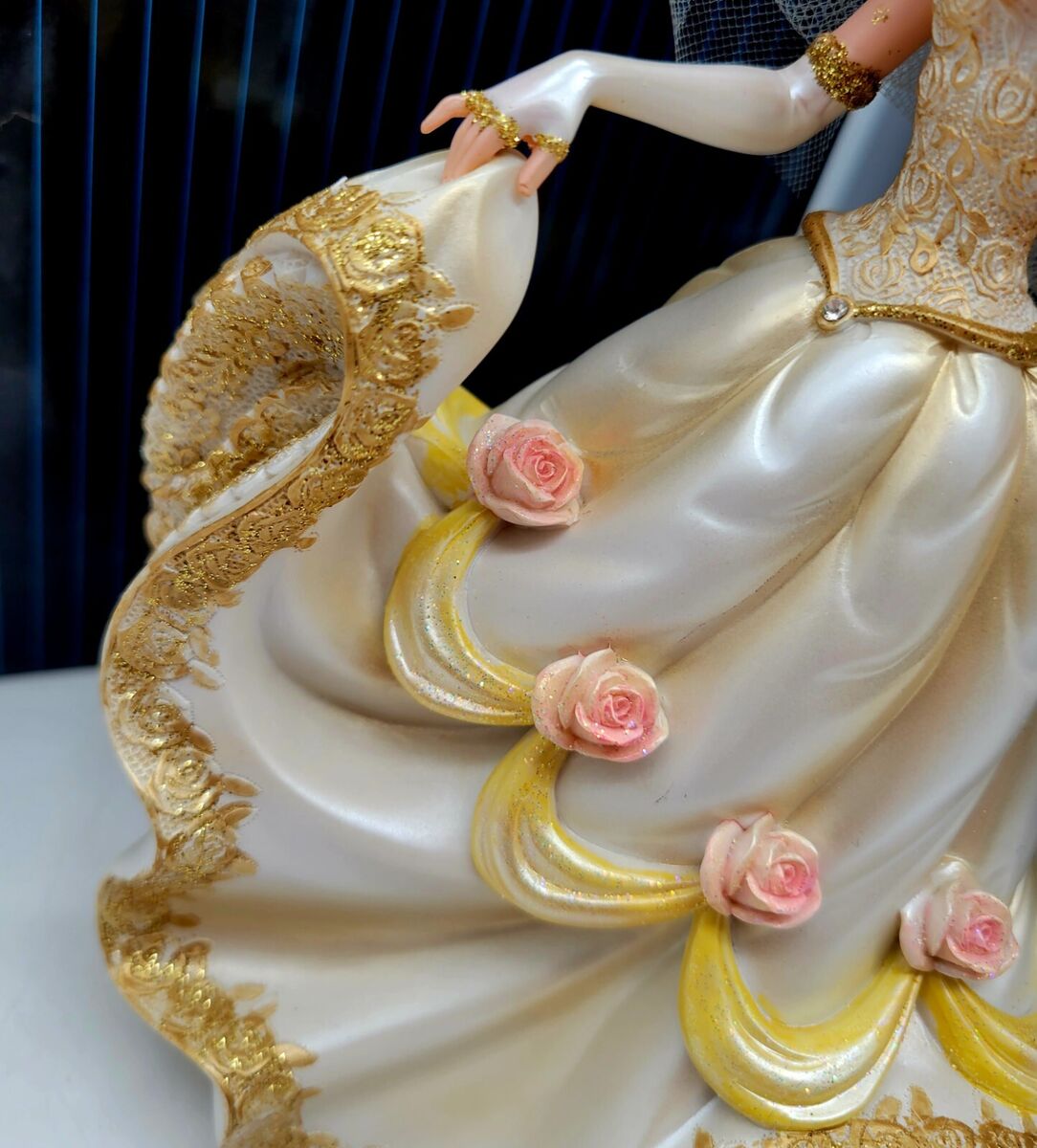 Disney Showcase Bride Belle Beauty and the Beast Couture de Disney Showcase Bride Belle Beauty and the Beast Couture de