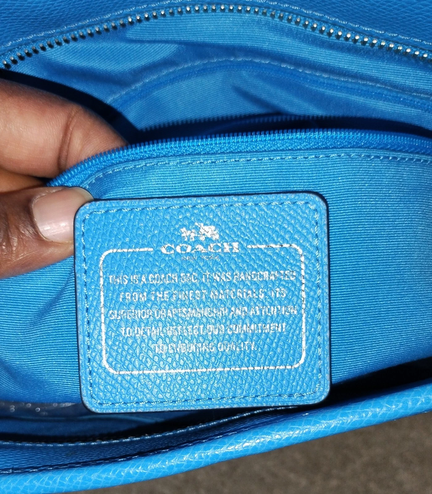 TOTE COACH CITY ZIP BLU CIELO PELLE INCROCIATA. Us Intime Ottimeioni.