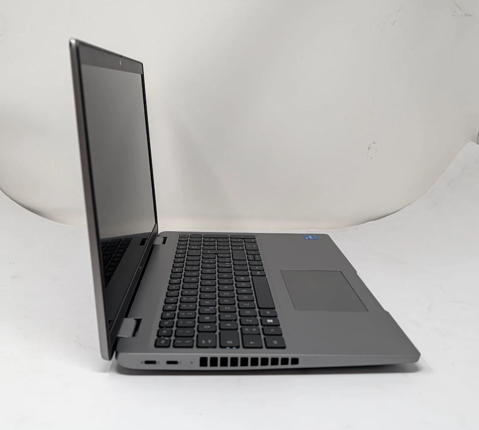 Dell Latitude 5540 · i5-1335U · 32GB · 512GB, foto 4 di 5