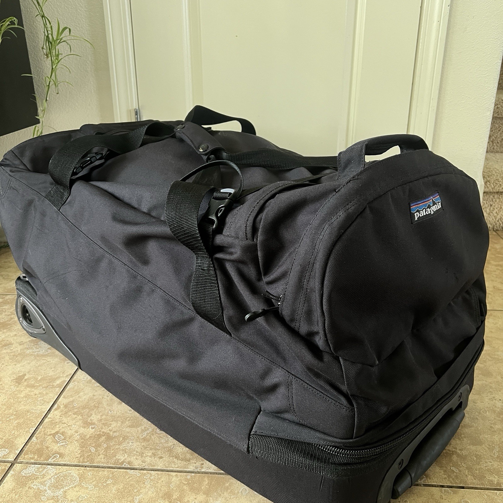 Travel - Black