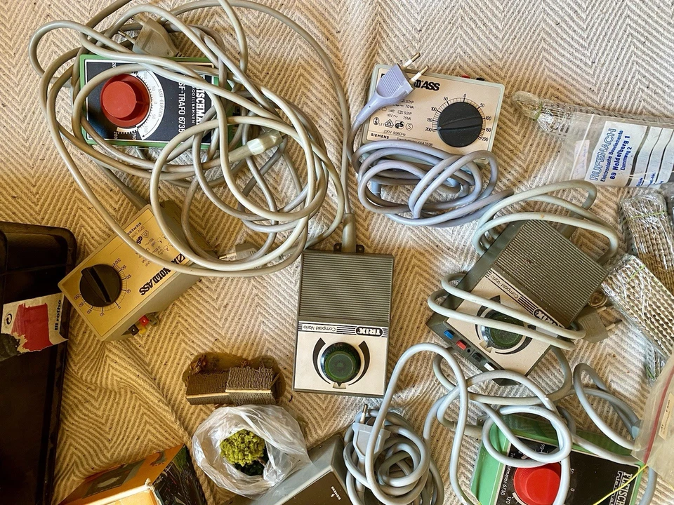 Large hobbyists lot - tracks, buildings, transformers, accessories, Minitrix/Fleischmann - Image 3 of 4