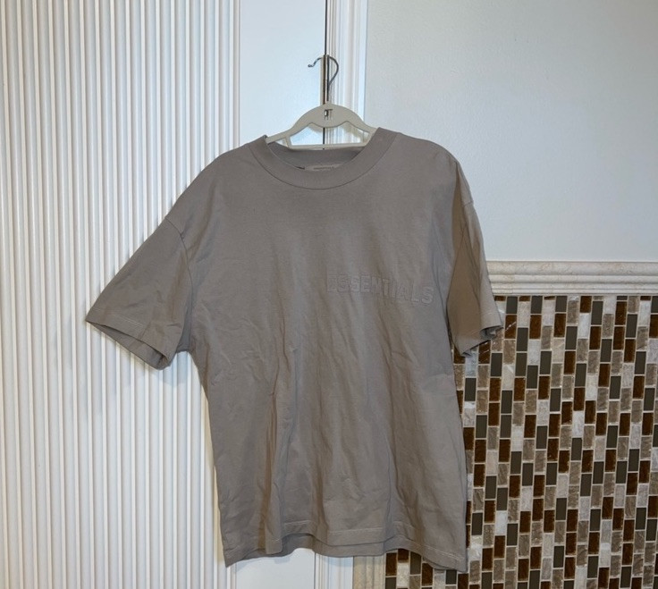 Classic Men's Essential Size M Tee - Premium Comfort Fit