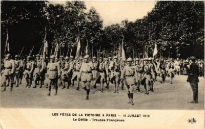 Old postcard Paris Les fetes de la Victoire. Le Defile. French Troops (562810)