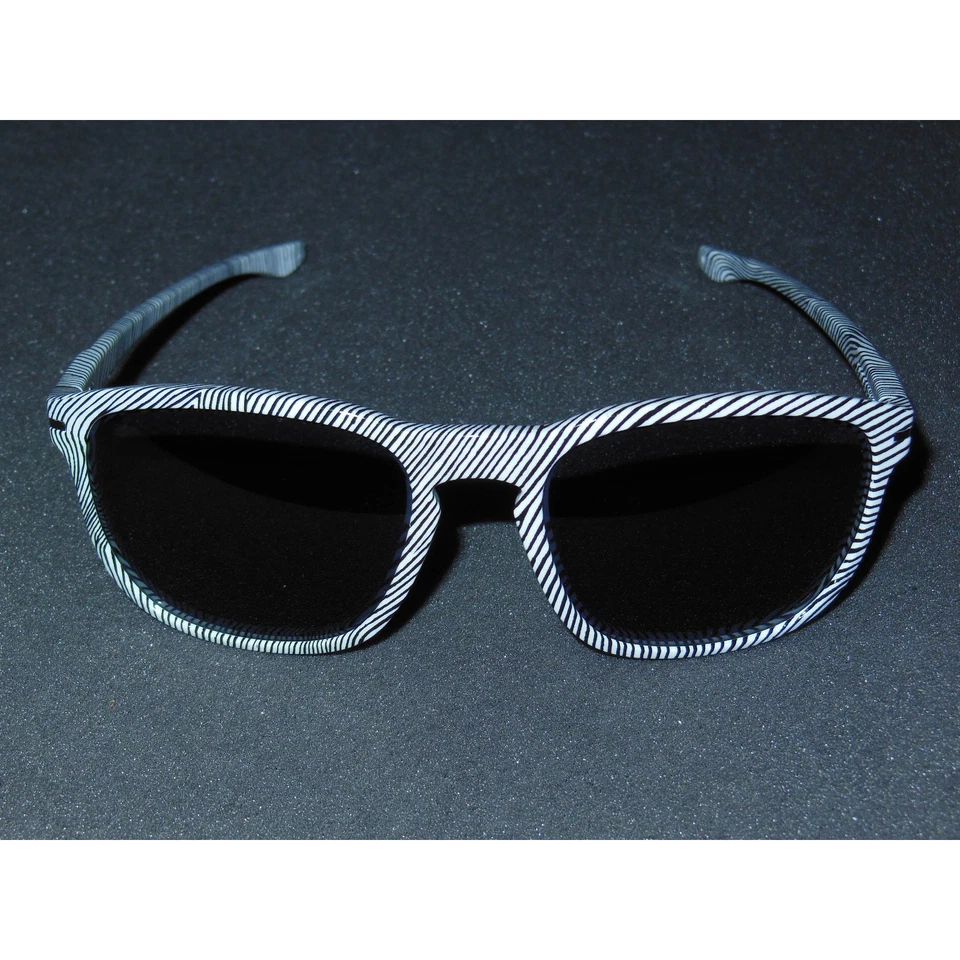 Nuevas gafas de sol Oakley Enduro con huellas dactilares blancas/grises retro deportivas años 60 gafas de sol Foto 4 de 4