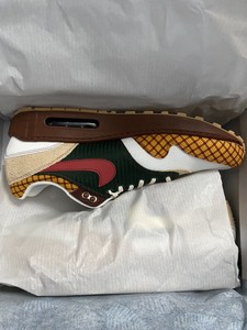 laika missing link nike