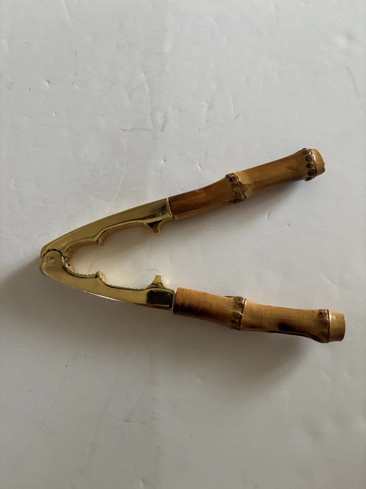 Винтажный латунный щелкунчик в стиле Carl Aubock 50-х с бамбуковыми ручками. Очень хороший - Изображение 4 из 4