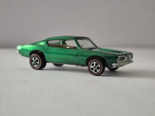 Hot Wheels Redline 67 68 US Shiny Custom Barracuda Green Straight Wheels Nice!