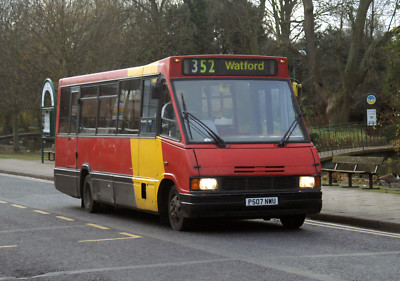 Red Rose P507NWU HEMEL HEMPSTEAD 14-12-09 6X4 Quality Bus Photo