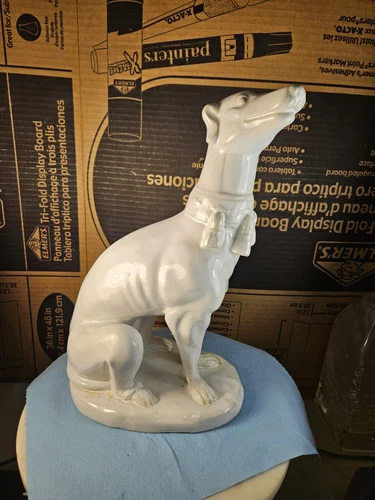 Fantastic Italy Majolica Dog Figurine Blanc De Chine Italian Labrador Pointer