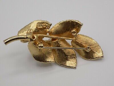 VINTAGE SIGNED - S.A. JEWELRY - 1940s Art Deco Gold Leaf VINTAGE SIGNED - S.A. JEWELRY - 1940s Art Deco Gold Leaf