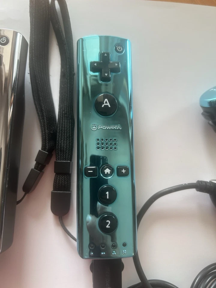 Power A Pro Pack Mini Blue Chrome Wii Controller & Nunchuck No Battery Back - Image 2 of 4