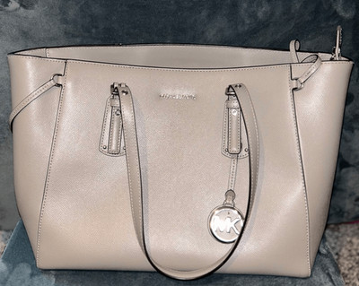 Michael Kors Voyager Medium Top Zip Tote Bag