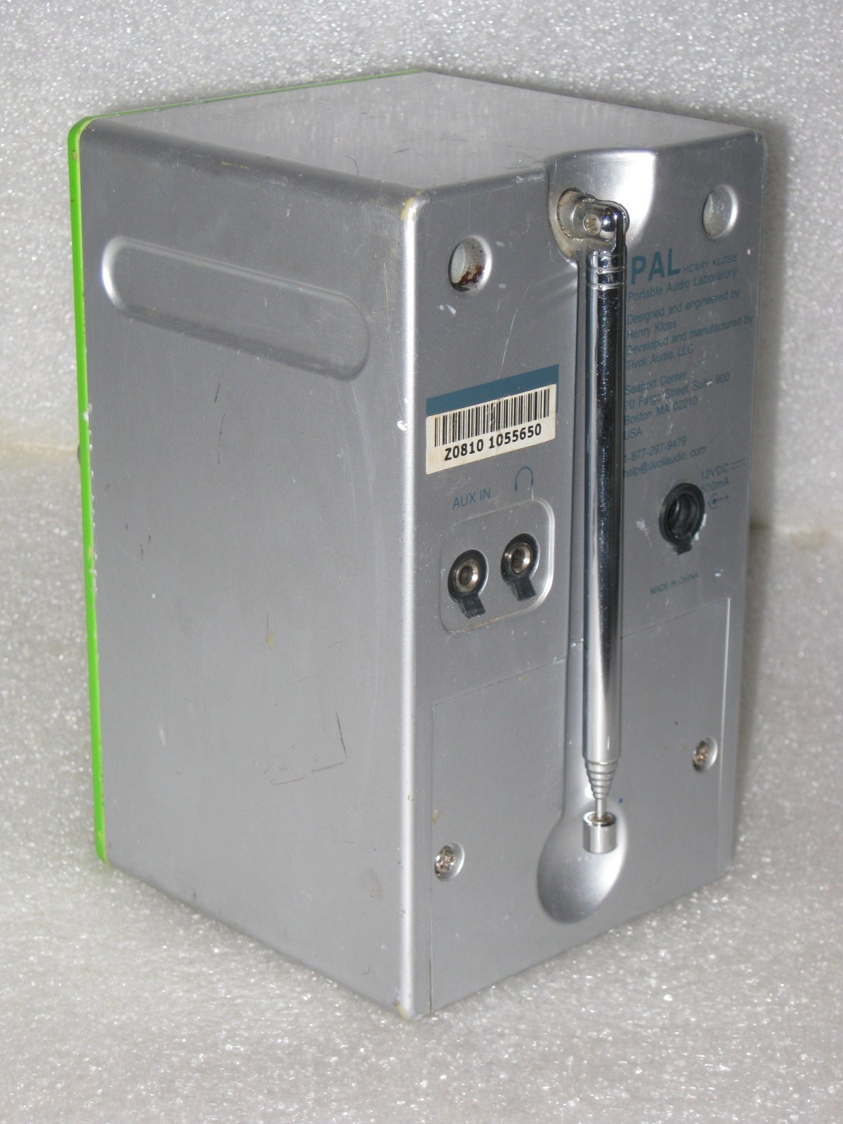 Tivoli Audio iPal Portable AM FM Radio w/Power Supply -Needs New Battery - Green