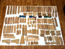 Thomas the Train 123 Pc's of Railway Mix Wood Track W/ 7 Trains